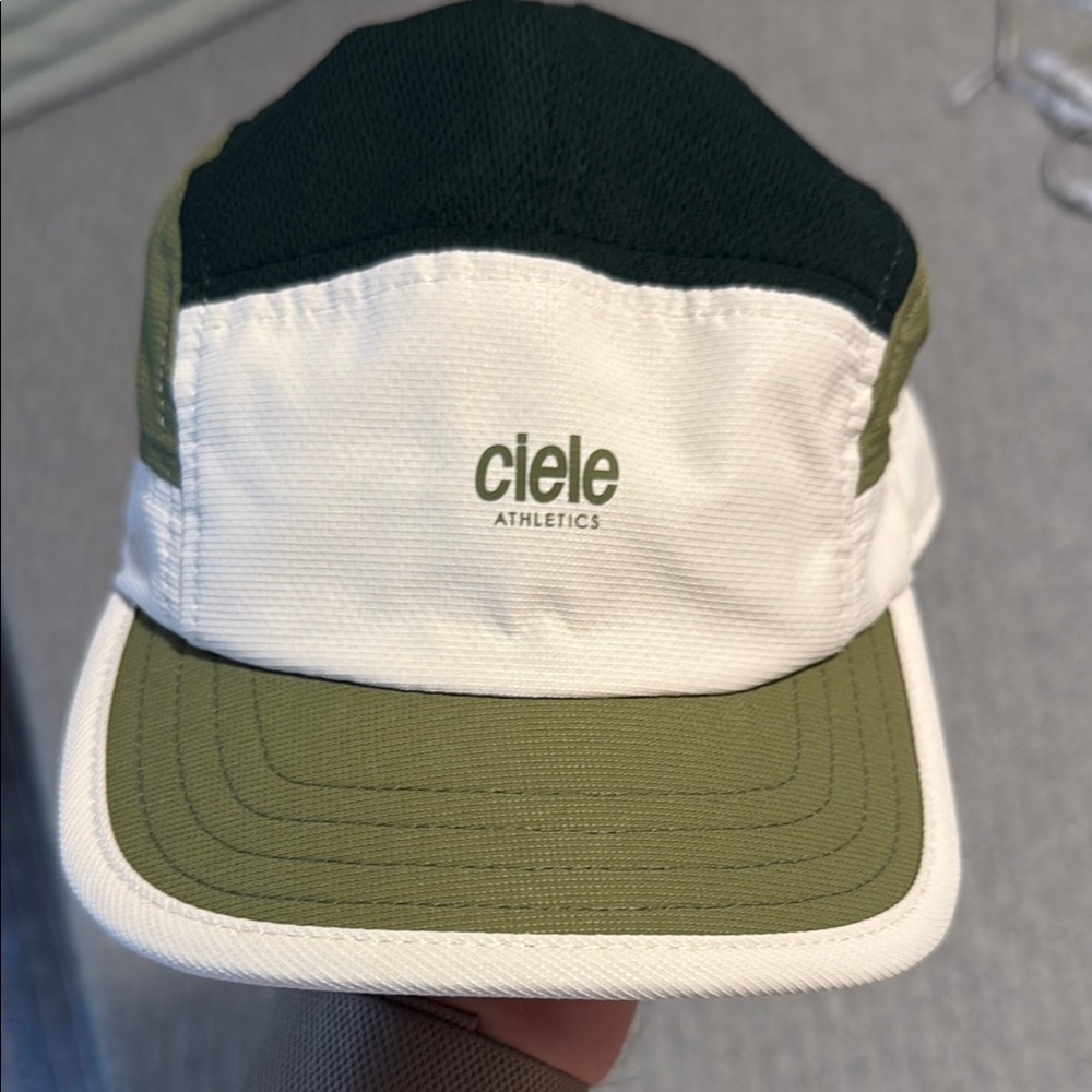 Ciele Athletics ALZ Green and White Cap (56.5cm)